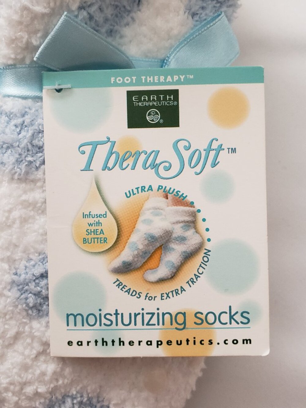 NWT Earth Therapeutics plush socks Thera Soft moisturizing shea butter infused - Picture 2 of 3